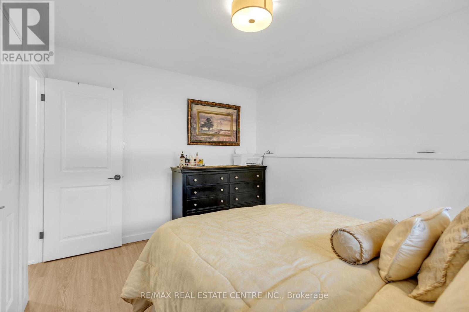 741 Mullin Way, Burlington, Ontario  L7L 4J8 - Photo 20 - W12396134
