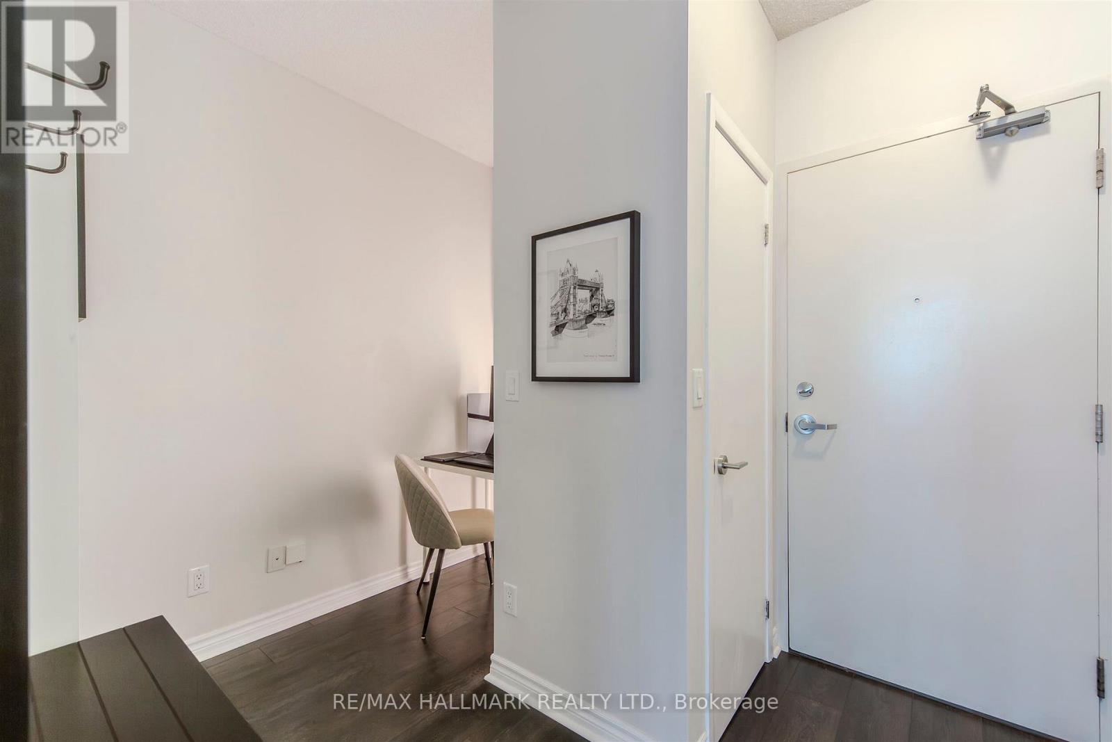 1001 - 15 Bruyeres Mews, Toronto (Niagara), Ontario  M5V 0A7 - Photo 5 - C12396256