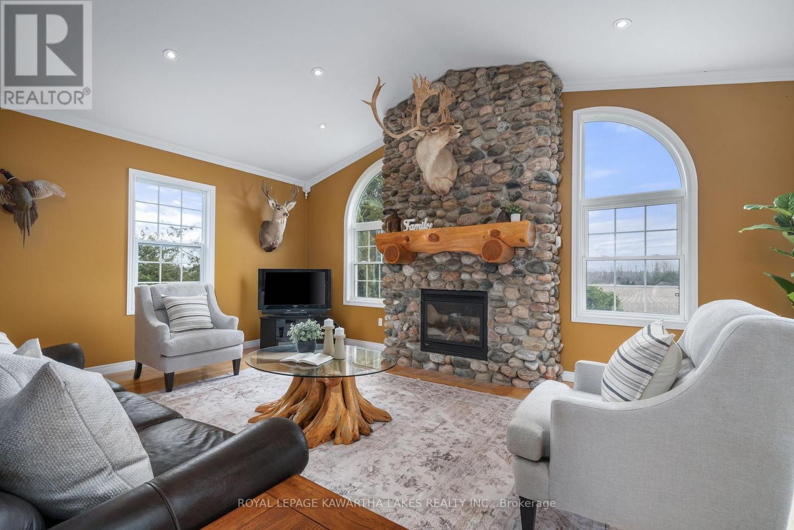 890 Woodville Road, Kawartha Lakes, Ontario  K0M 2T0 - Photo 17 - X12396313