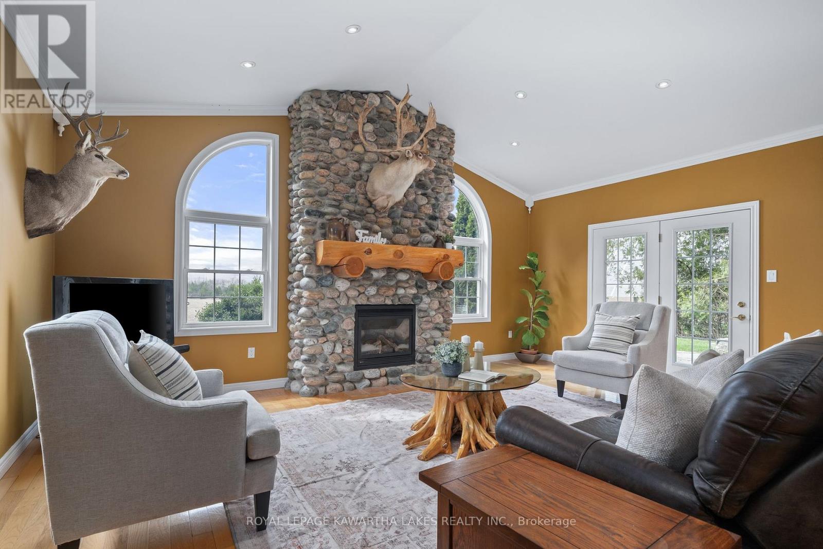 890 Woodville Road, Kawartha Lakes, Ontario  K0M 2T0 - Photo 19 - X12396313