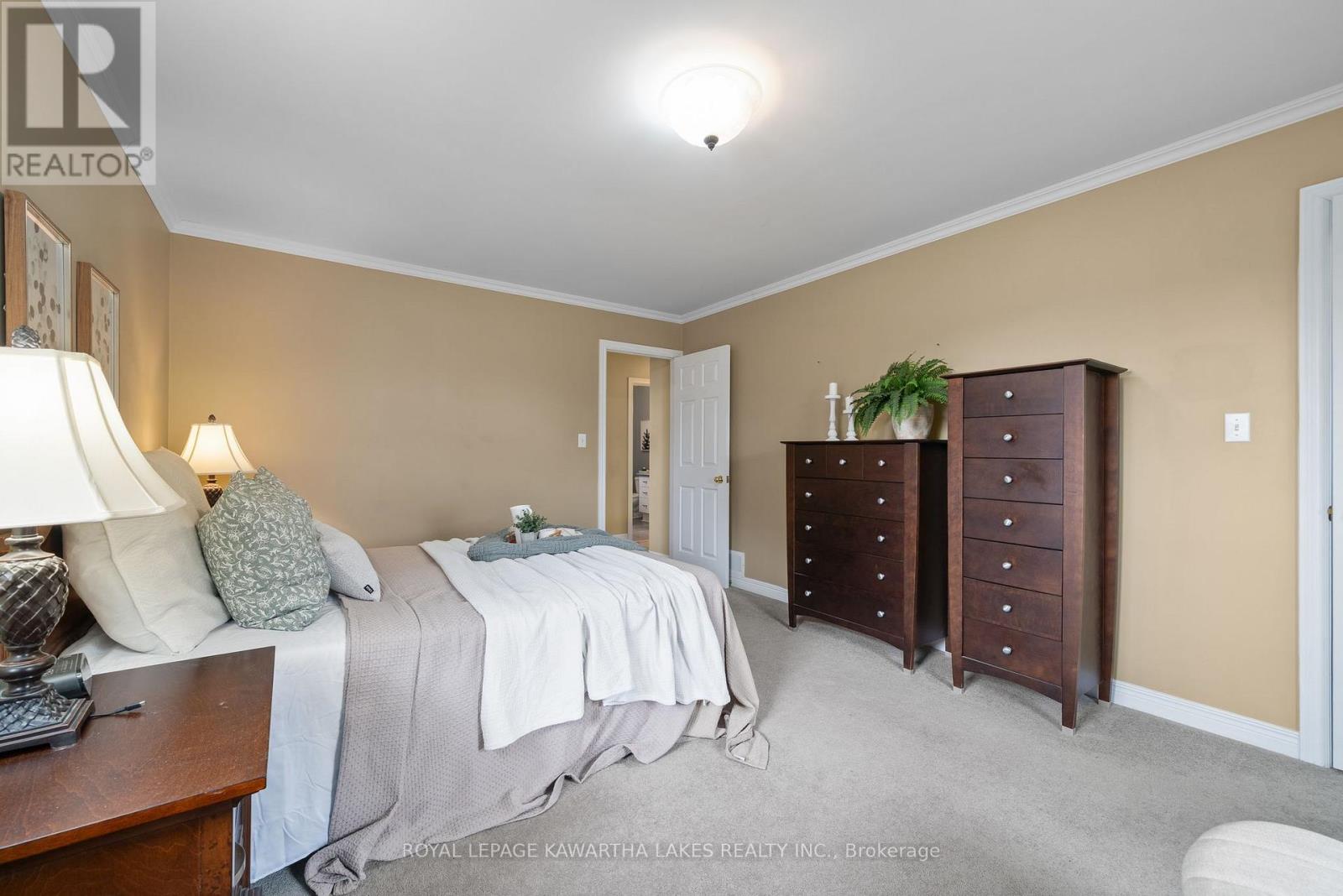 890 Woodville Road, Kawartha Lakes, Ontario  K0M 2T0 - Photo 35 - X12396313