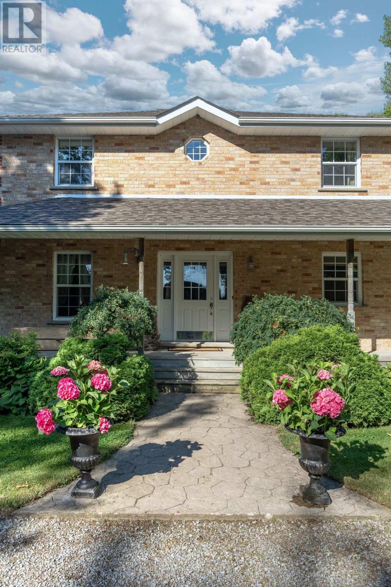 890 Woodville Road, Kawartha Lakes, Ontario  K0M 2T0 - Photo 6 - X12396313