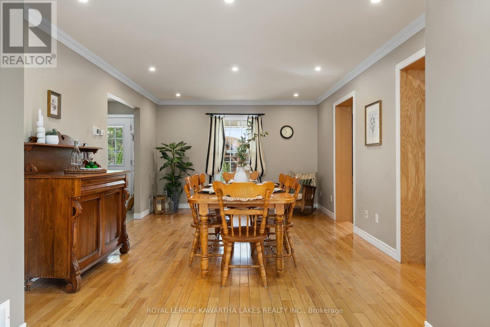 890 Woodville Road, Kawartha Lakes, Ontario  K0M 2T0 - Photo 9 - X12396313