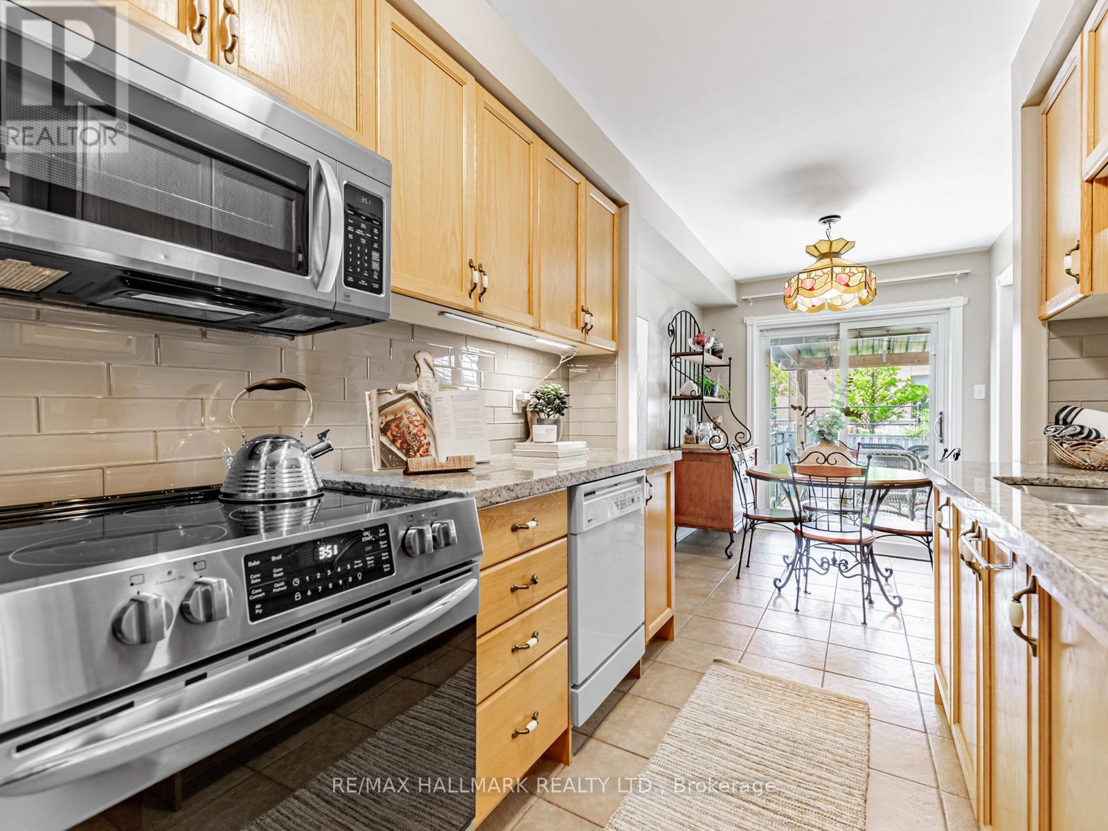 52 Mistleflower Court, Richmond Hill, Ontario  L4E 3T9 - Photo 15 - N12396264
