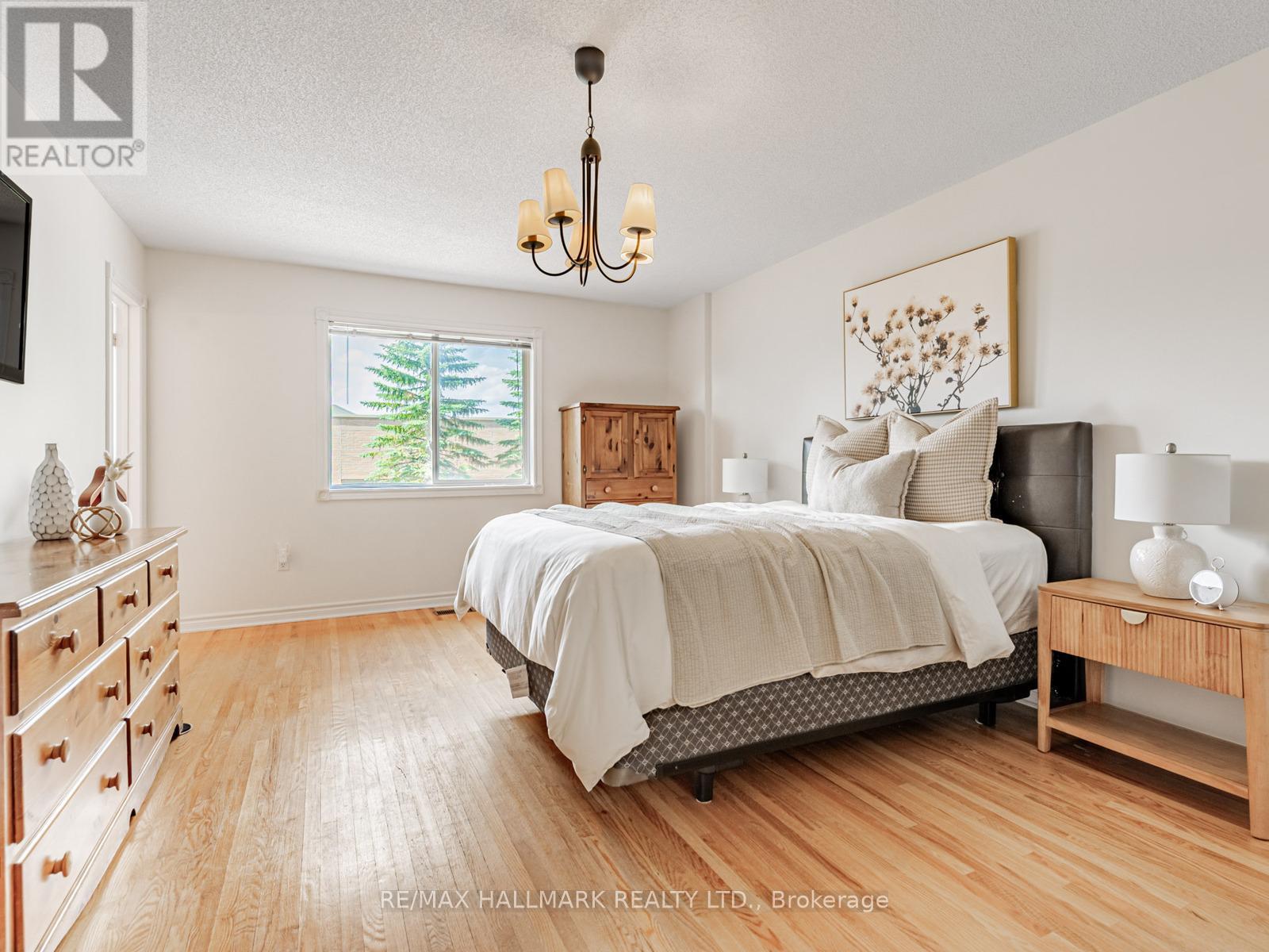 52 Mistleflower Court, Richmond Hill, Ontario  L4E 3T9 - Photo 19 - N12396264