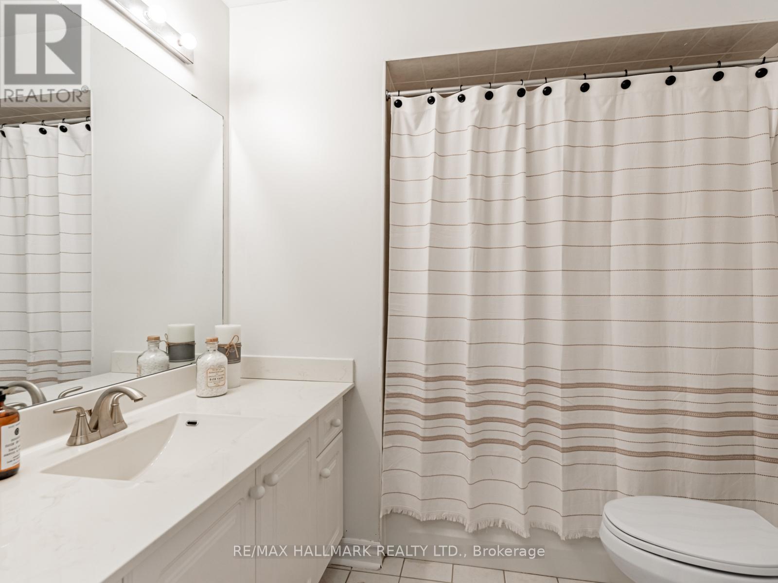 52 Mistleflower Court, Richmond Hill, Ontario  L4E 3T9 - Photo 24 - N12396264
