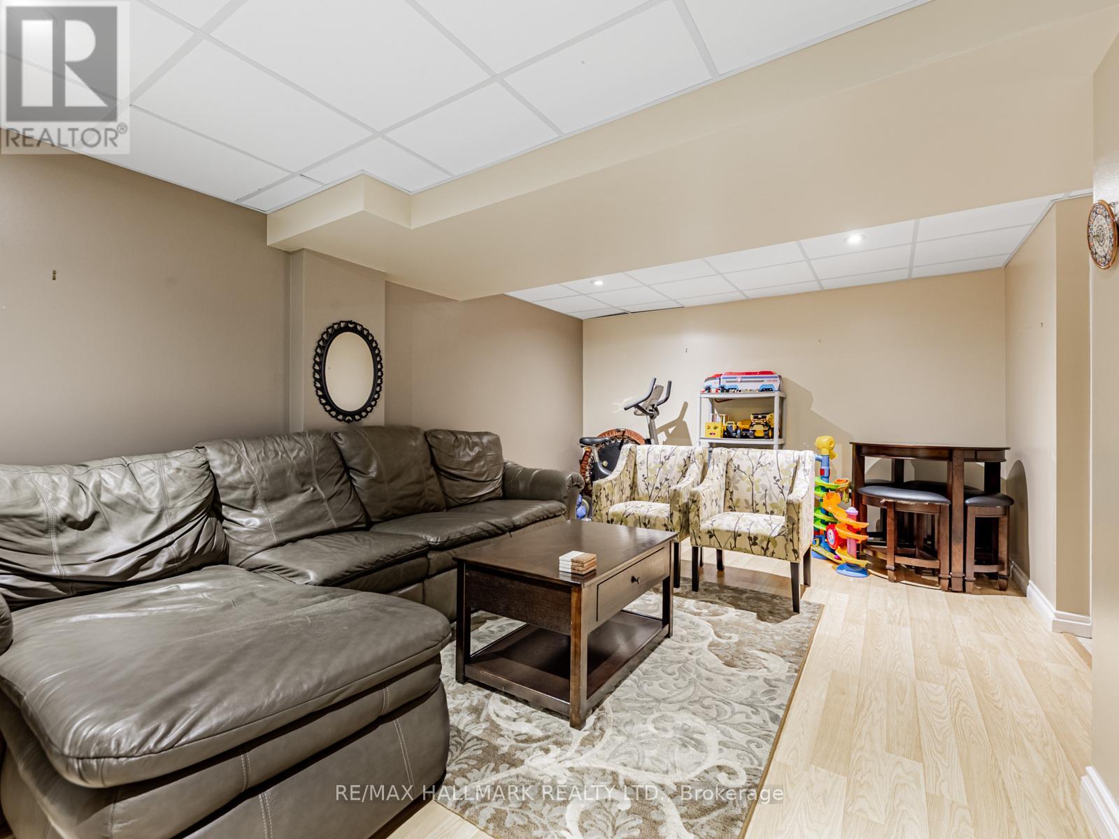52 Mistleflower Court, Richmond Hill, Ontario  L4E 3T9 - Photo 29 - N12396264