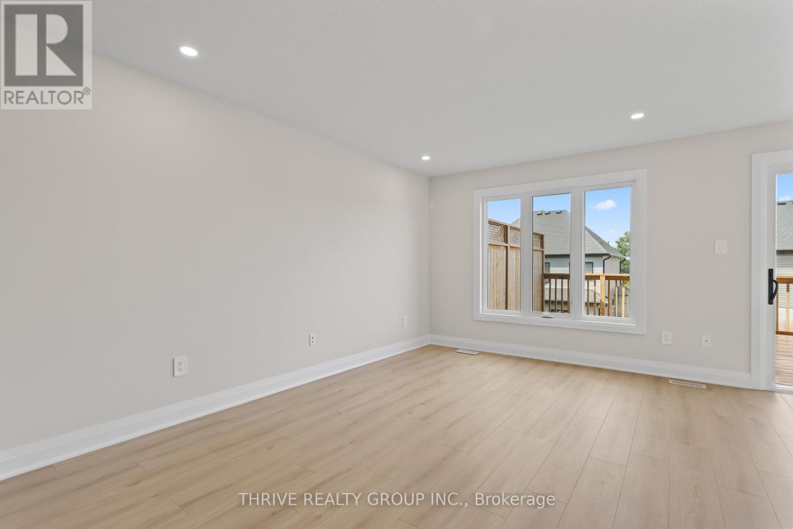 40 - 2261 Linkway Boulevard, London South, Ontario  N6K 0L4 - Photo 8 - X12396330