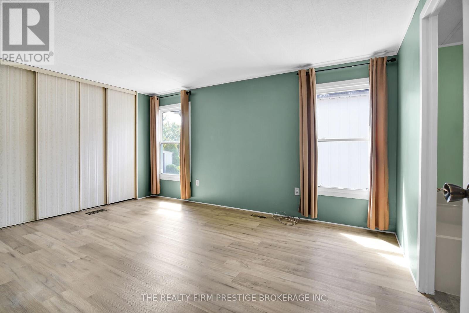 34 Miller St Street, Strathroy-Caradoc, Ontario  N7G 3K8 - Photo 13 - X12396331