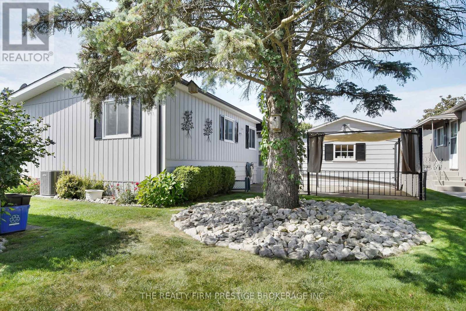 34 Miller St Street, Strathroy-Caradoc, Ontario  N7G 3K8 - Photo 24 - X12396331