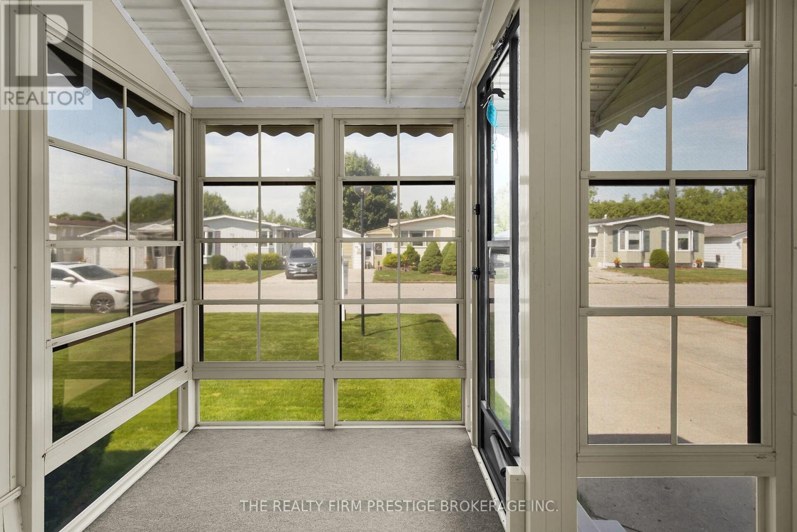 34 Miller St Street, Strathroy-Caradoc, Ontario  N7G 3K8 - Photo 5 - X12396331