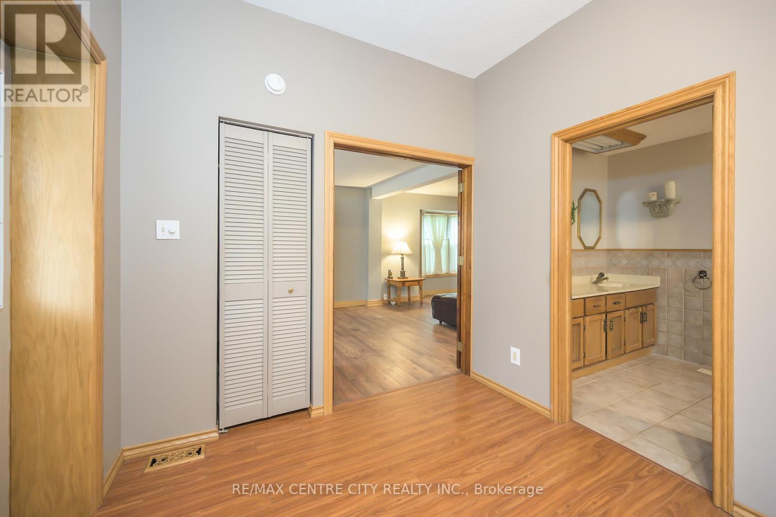 99 Wilson Avenue, London North, Ontario  N6H 1X8 - Photo 17 - X12396339