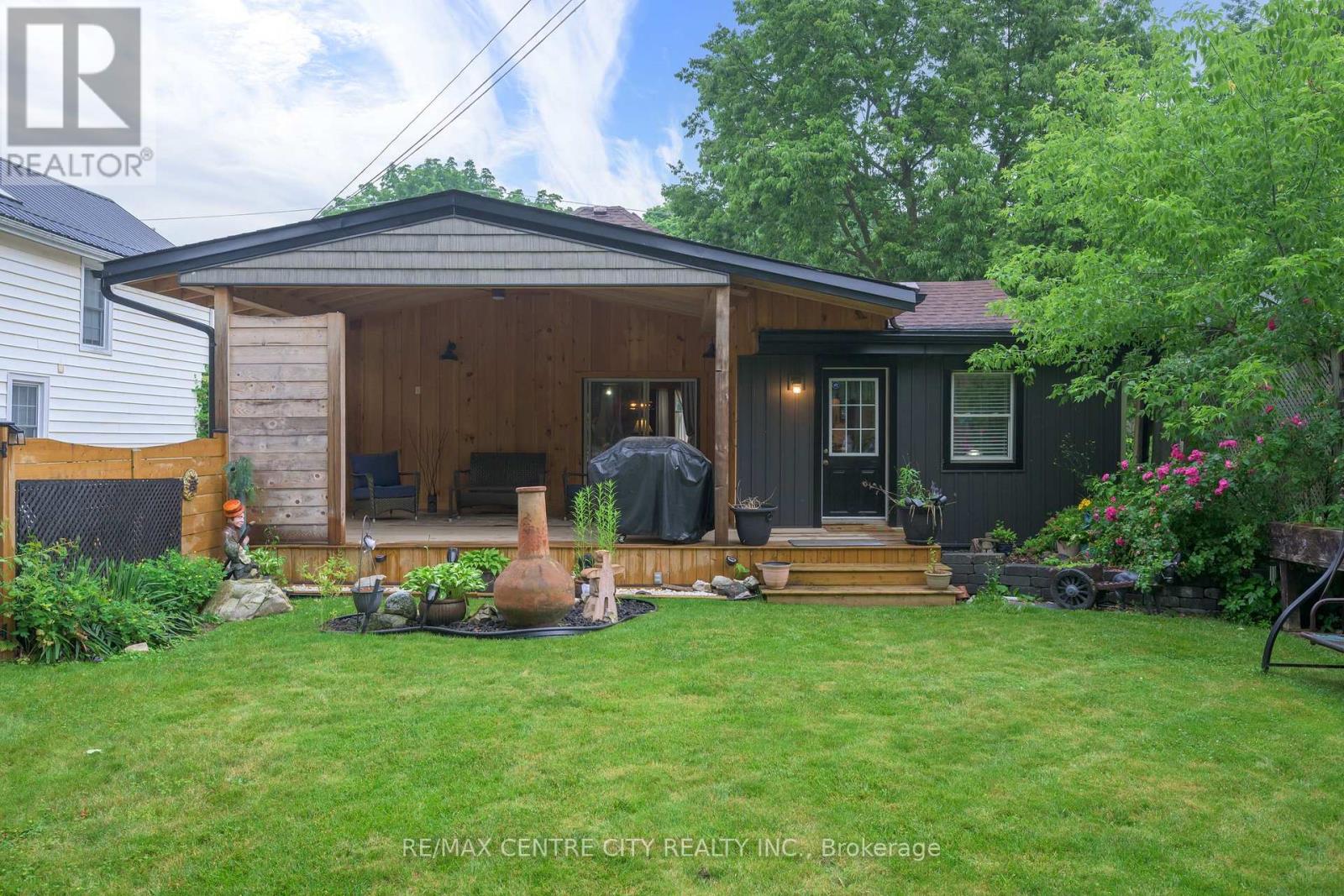 99 Wilson Avenue, London North, Ontario  N6H 1X8 - Photo 2 - X12396339