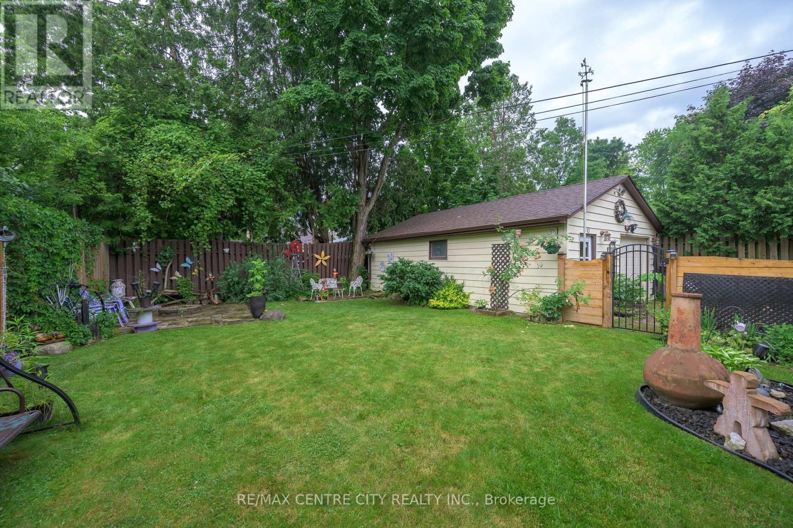 99 Wilson Avenue, London North, Ontario  N6H 1X8 - Photo 8 - X12396339
