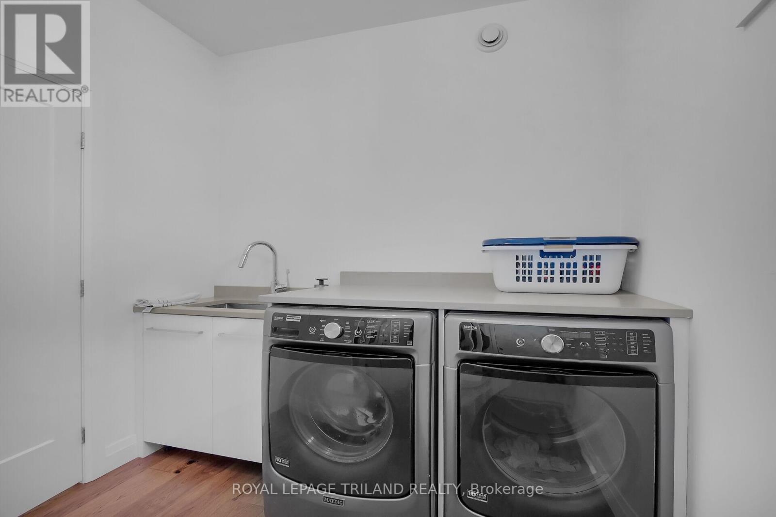 2438 Red Thorne Avenue, London South, Ontario  N6P 0E7 - Photo 16 - X12396359