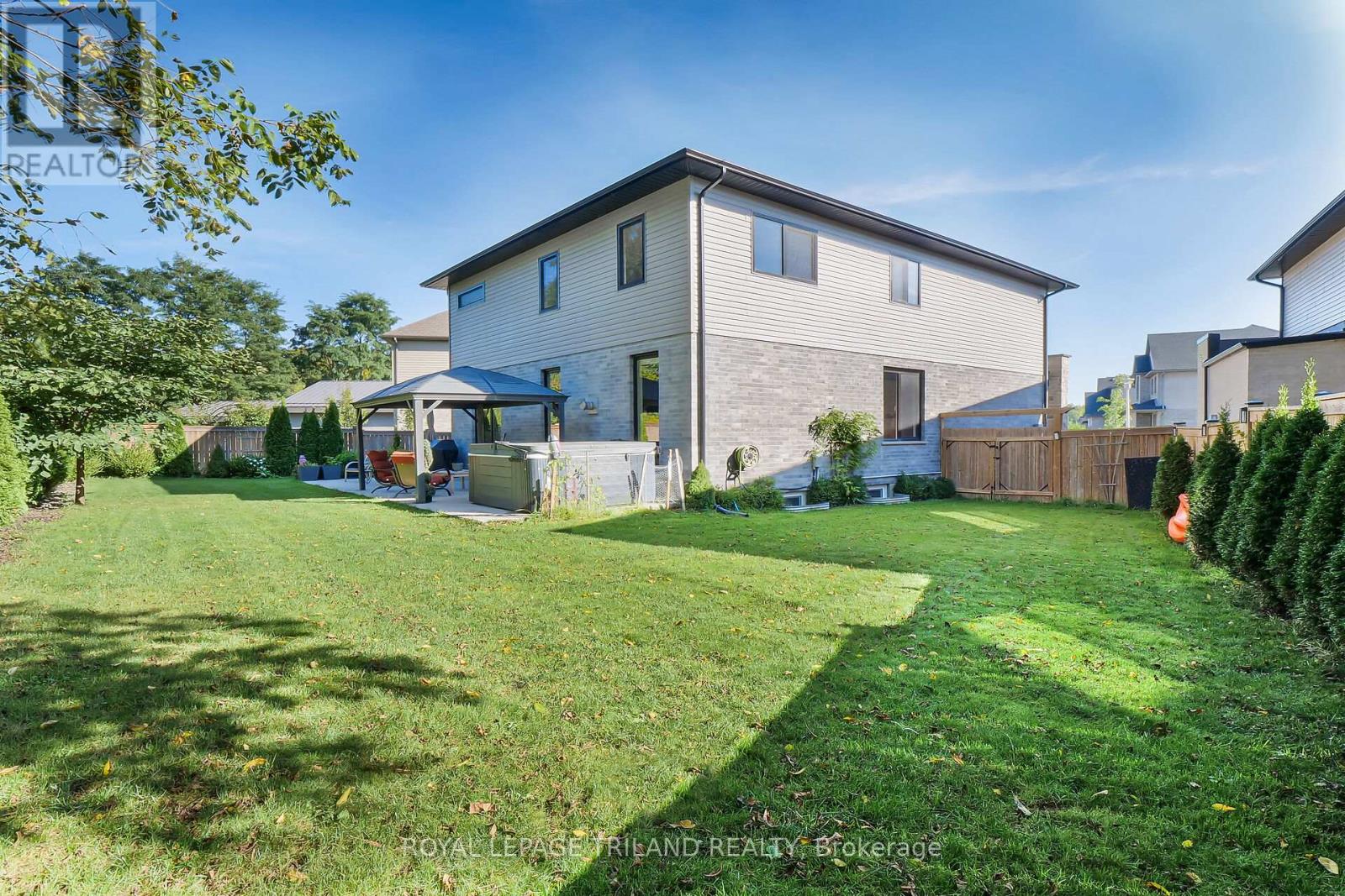 2438 Red Thorne Avenue, London South, Ontario  N6P 0E7 - Photo 36 - X12396359