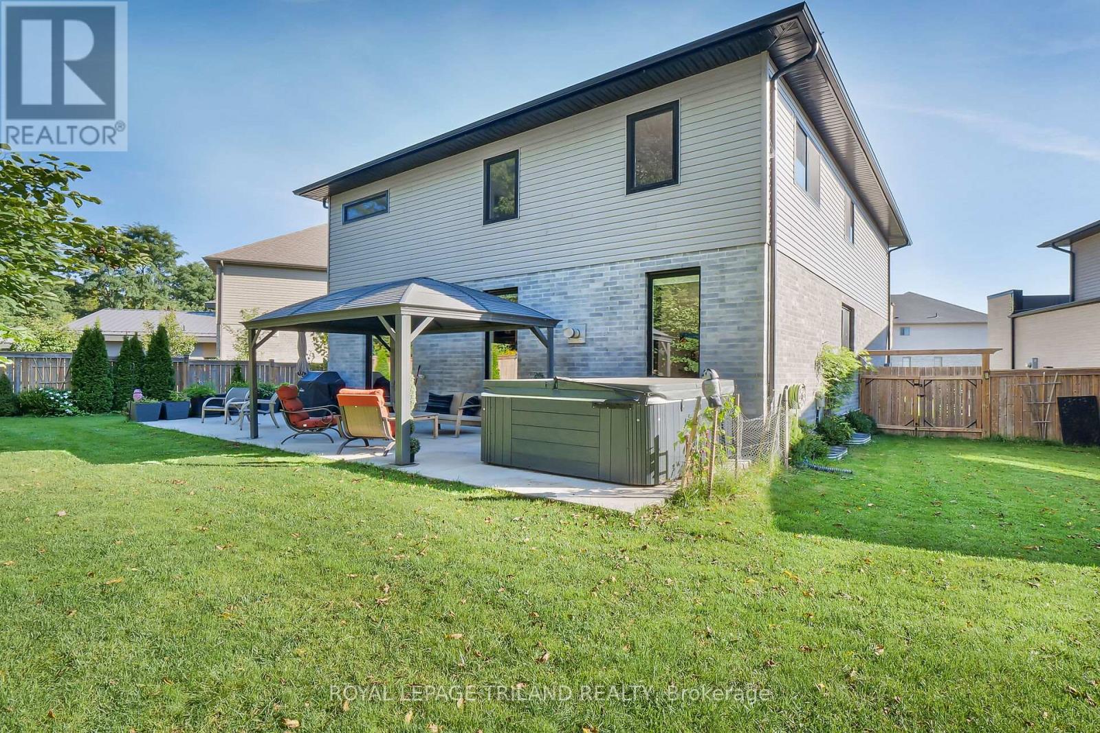 2438 Red Thorne Avenue, London South, Ontario  N6P 0E7 - Photo 37 - X12396359