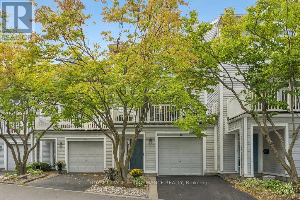 5 Forsyth Lane, Ottawa, Ontario  K2H 9H1 - Photo 1 - X12396295