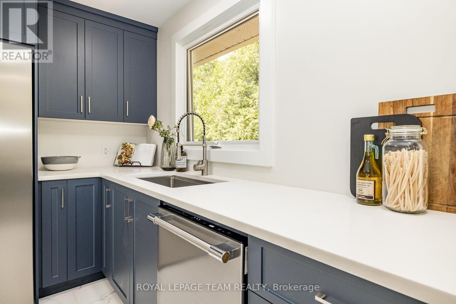 206 River View Lane, North Grenville, Ontario  K0G 1J0 - Photo 16 - X12396318