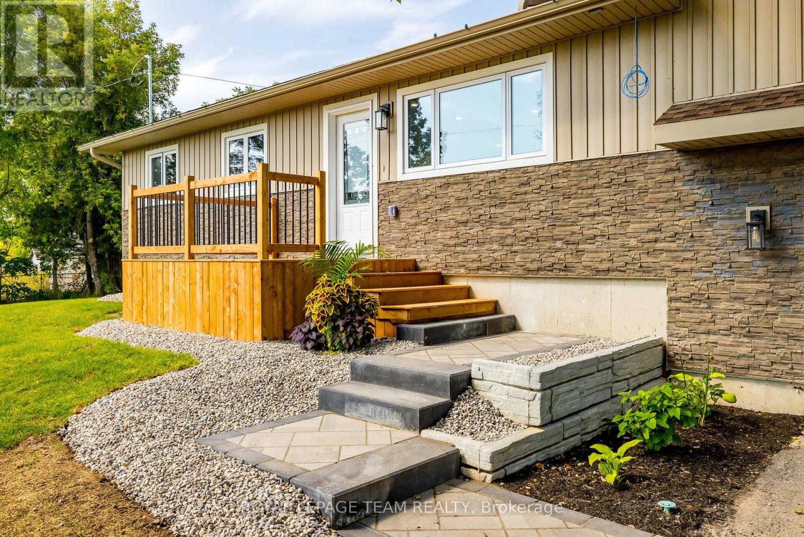 206 River View Lane, North Grenville, Ontario  K0G 1J0 - Photo 4 - X12396318