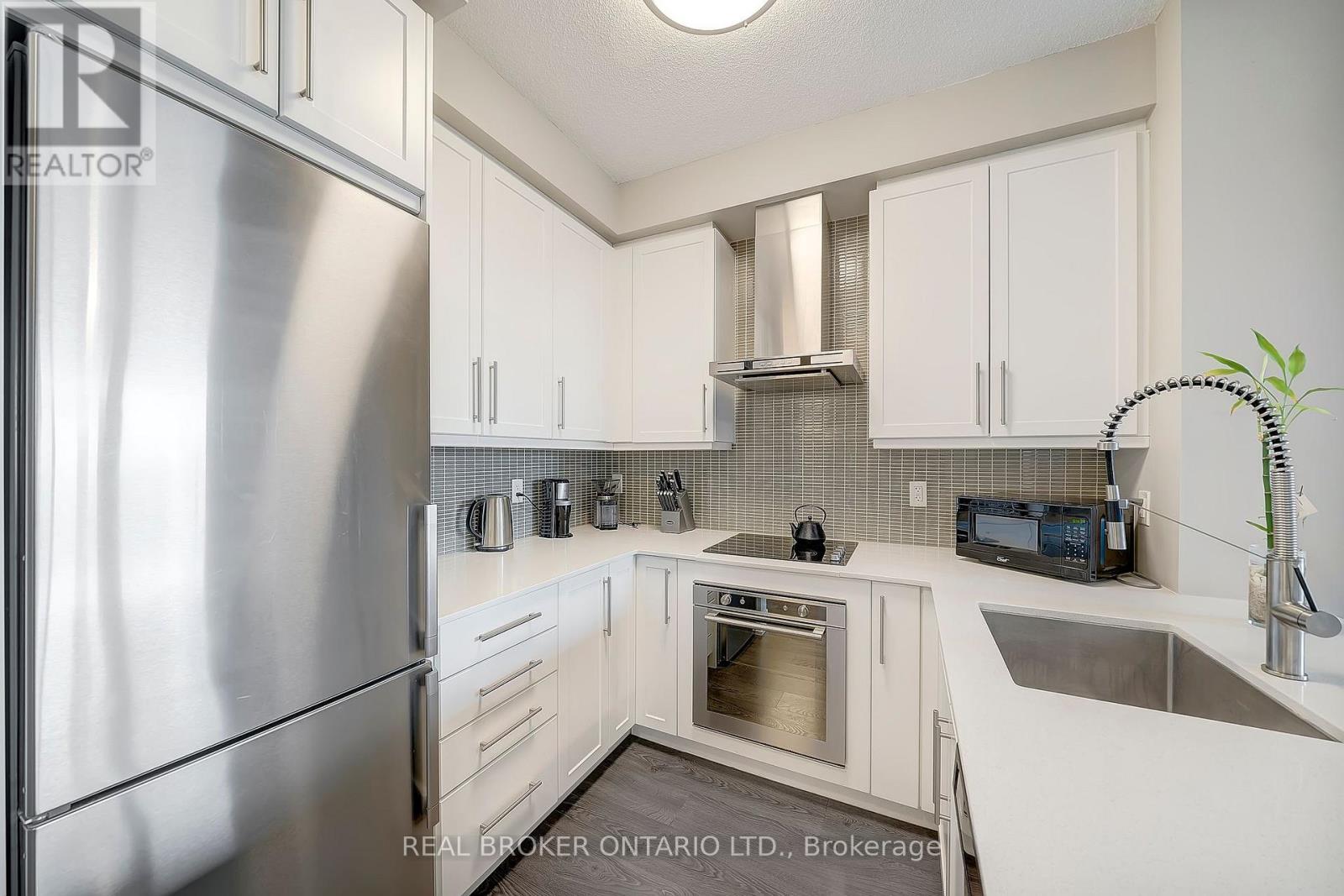 606 - 2087 Fairview Street, Burlington, Ontario  L7R 0E5 - Photo 6 - W12395634
