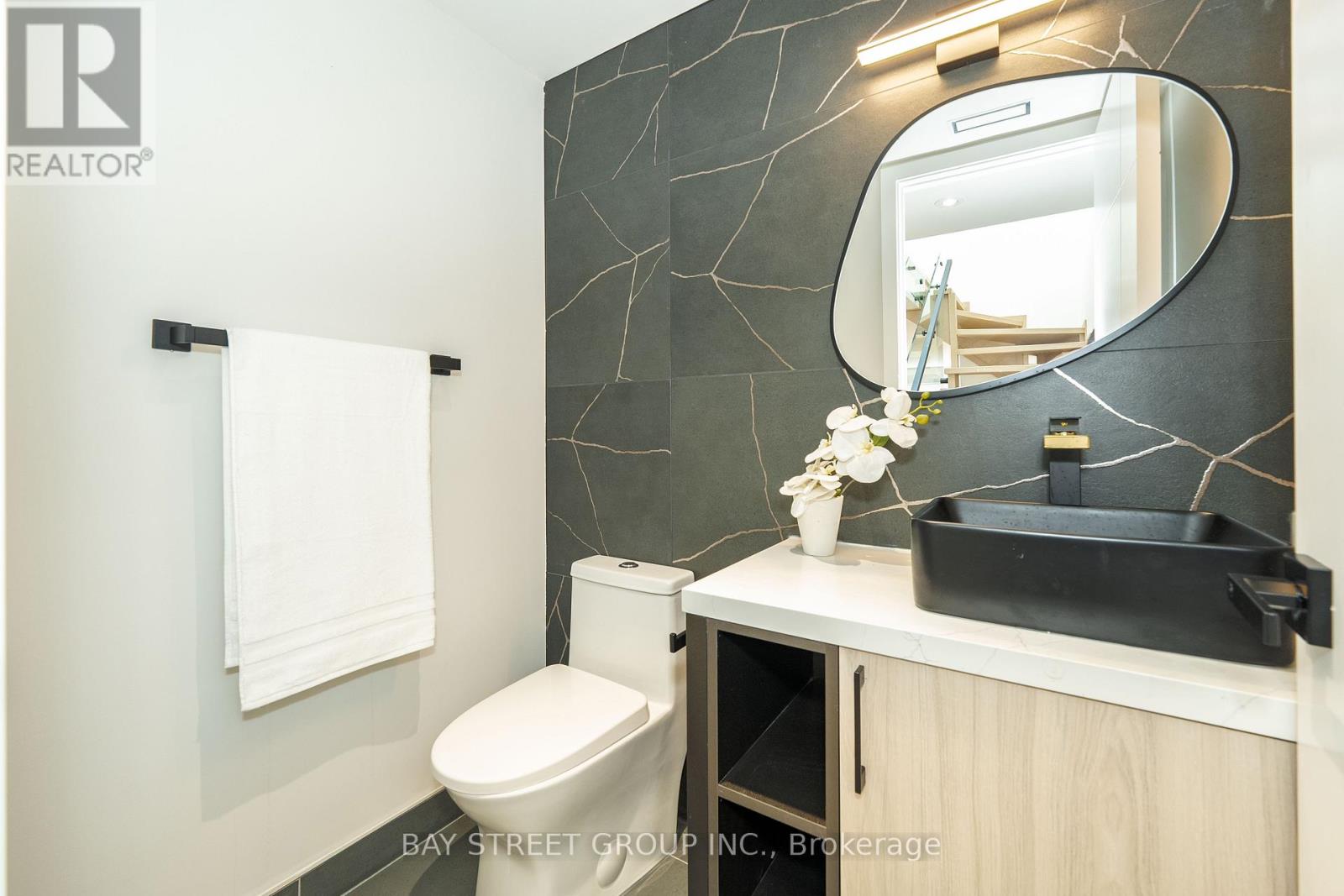266 Westlake Avenue, Toronto (Woodbine-Lumsden), Ontario  M4C 4T6 - Photo 18 - E12396329