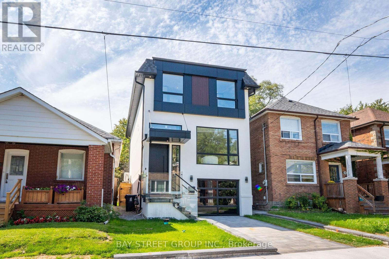 266 Westlake Avenue, Toronto (Woodbine-Lumsden), Ontario  M4C 4T6 - Photo 3 - E12396329