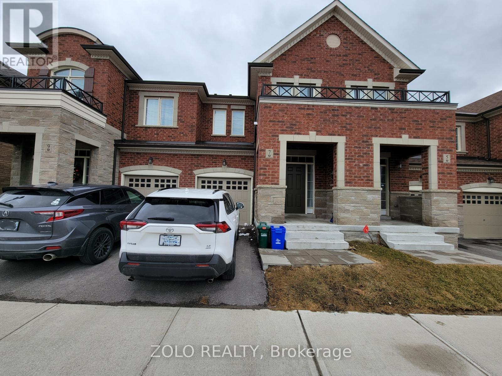 7 THORNAPPLE LANE, Richmond Hill, Ontario