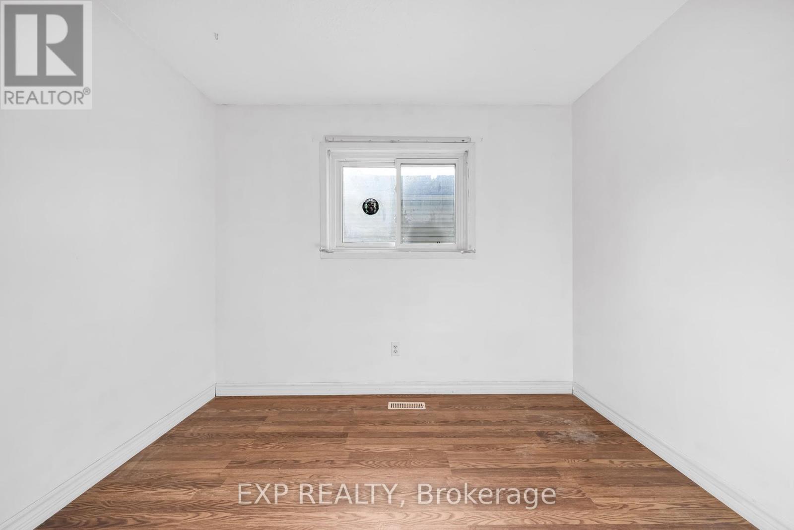 79 Mccarthy Crescent, Essa, Ontario  L3W 0K4 - Photo 18 - N12396311