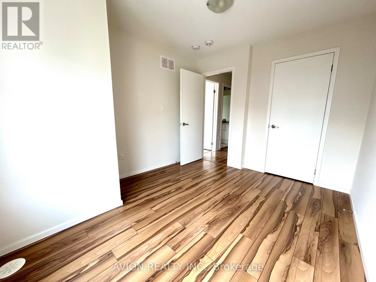35 Thomas Armstrong Lane, Richmond Hill, Ontario  L4C 5S6 - Photo 7 - N12396319