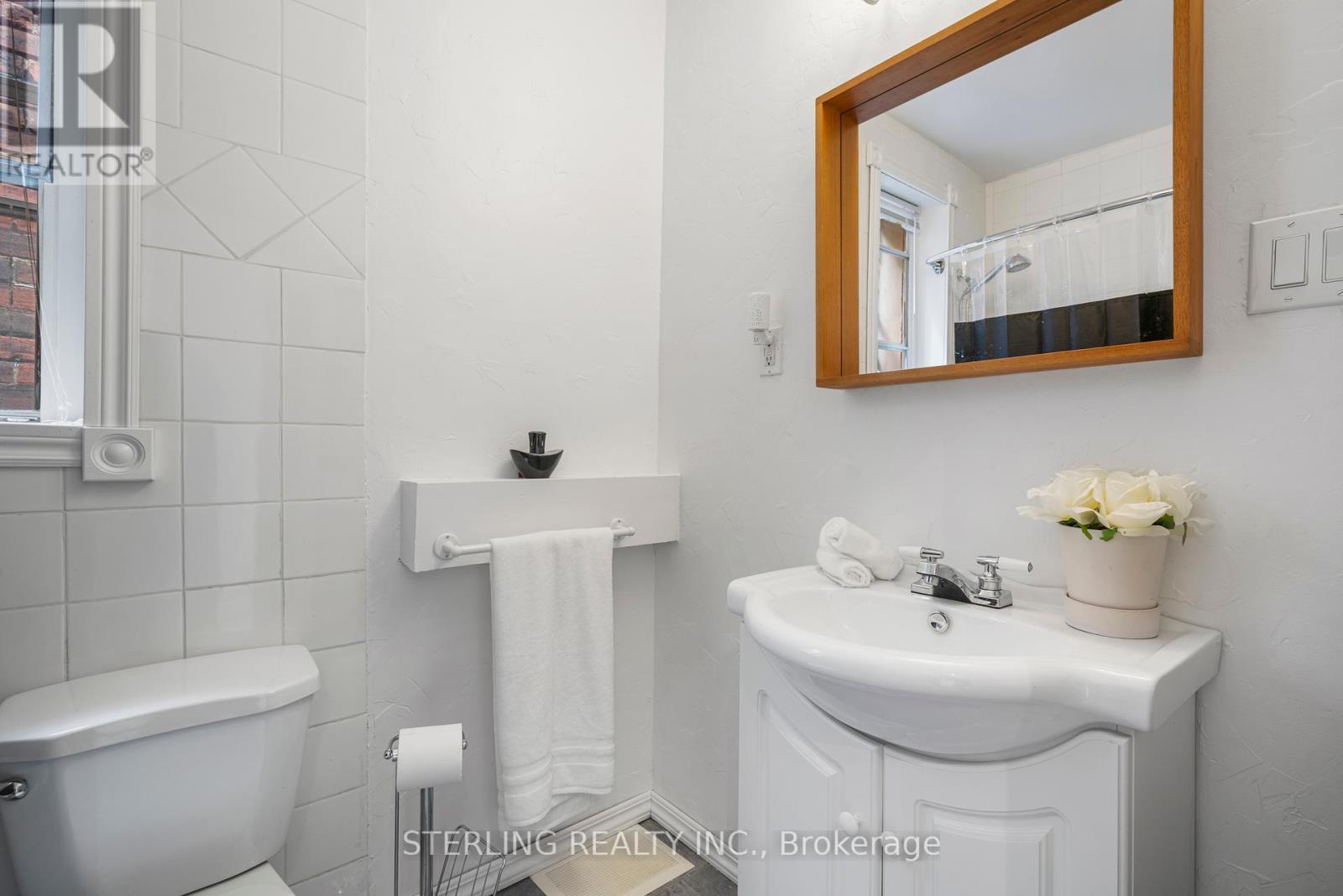 13 Auburn Avenue, Toronto, Ontario  M6H 2L6 - Photo 19 - W12396317