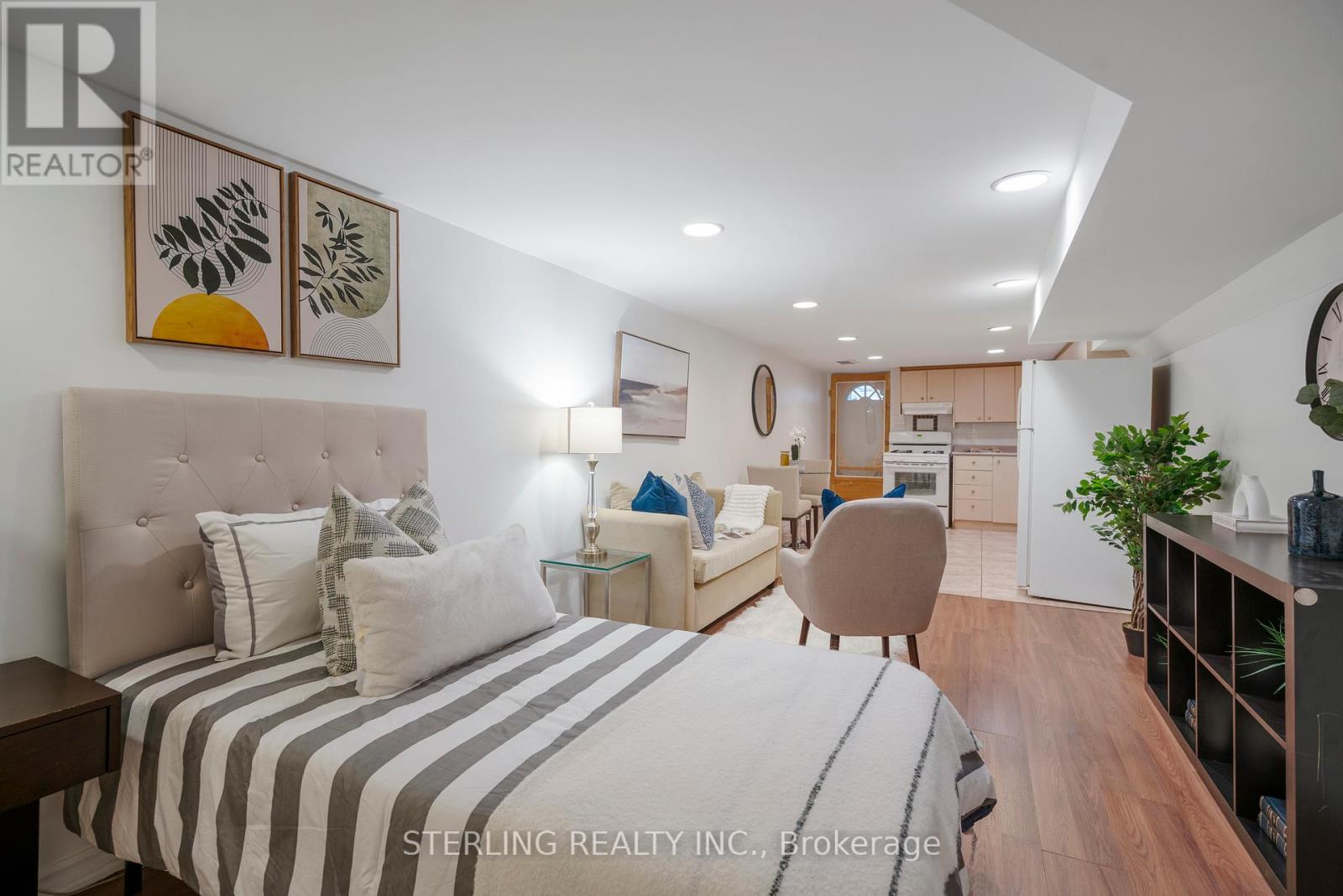 13 Auburn Avenue, Toronto, Ontario  M6H 2L6 - Photo 31 - W12396317