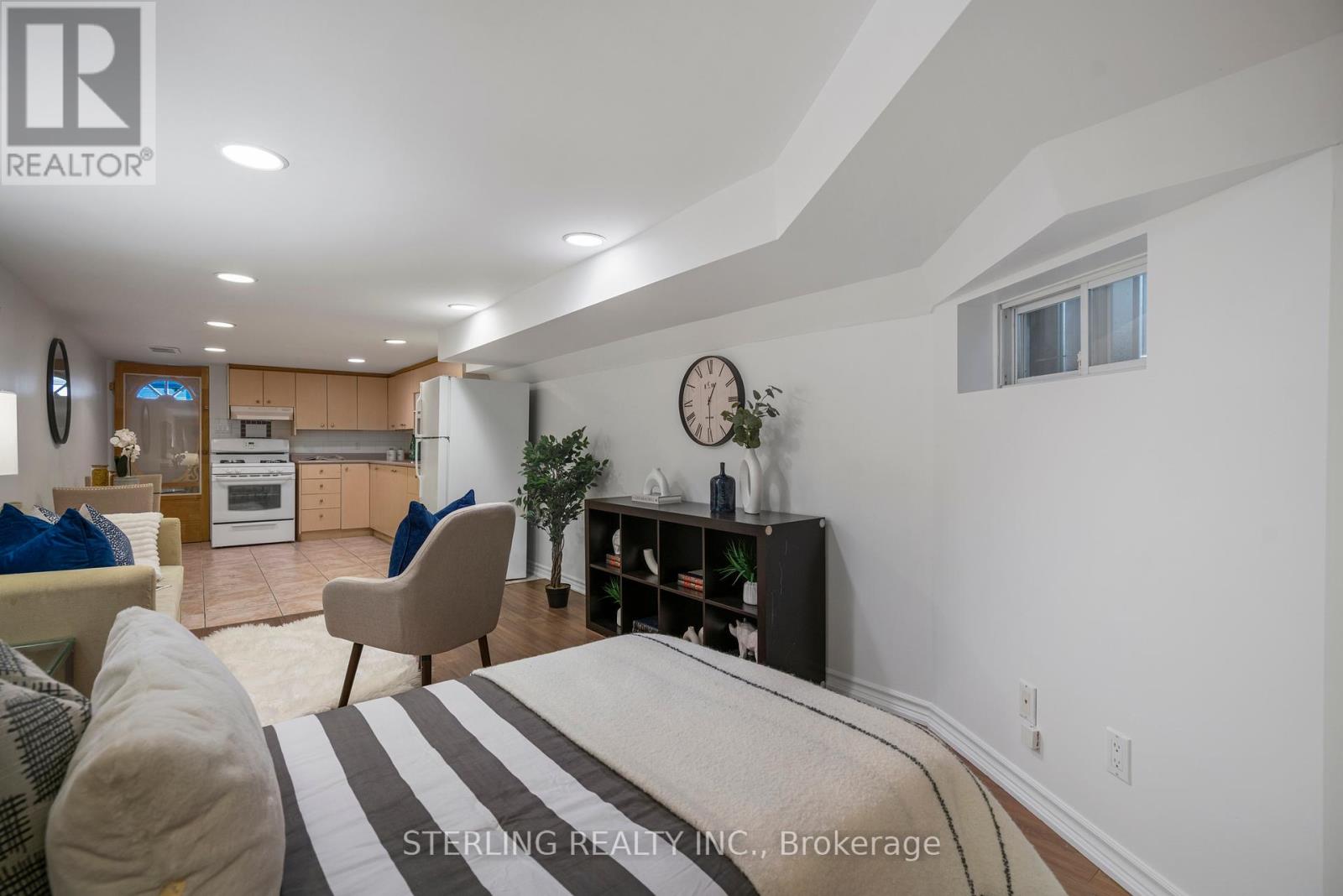 13 Auburn Avenue, Toronto, Ontario  M6H 2L6 - Photo 32 - W12396317