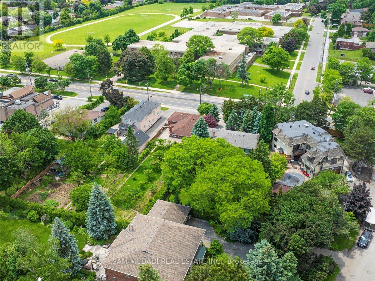 1491 Royal York Road, Toronto, Ontario  M9P 3B3 - Photo 10 - W12396325