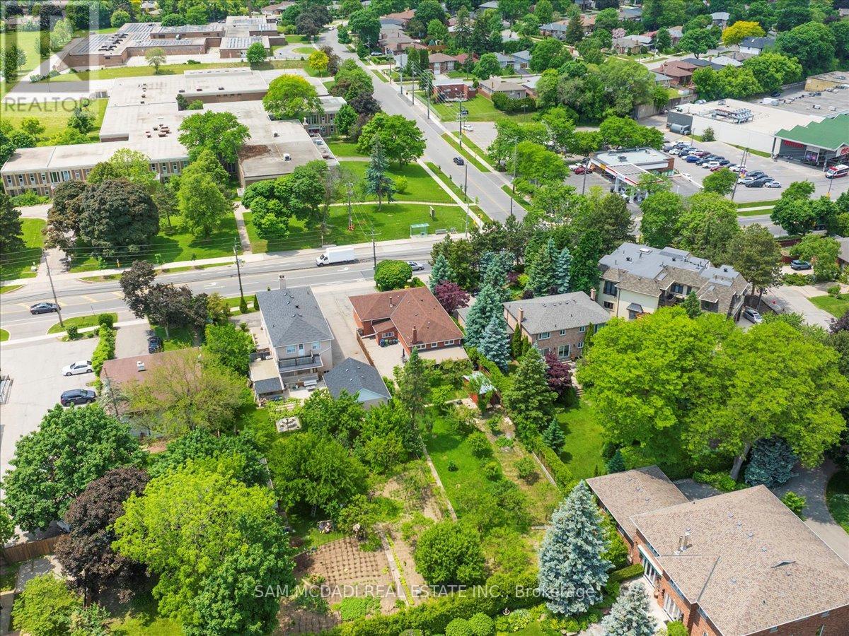 1491 Royal York Road, Toronto, Ontario  M9P 3B3 - Photo 11 - W12396325