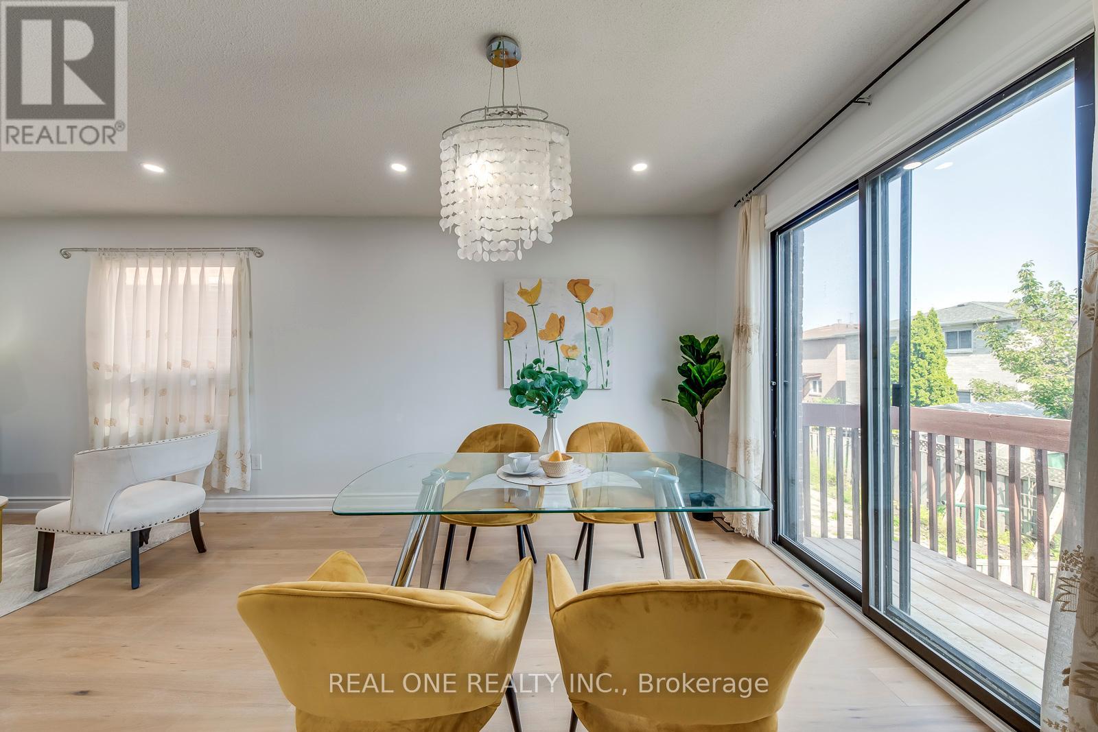 5075 Rising Star Court, Mississauga (Hurontario), Ontario  L5R 2W5 - Photo 15 - W12396346