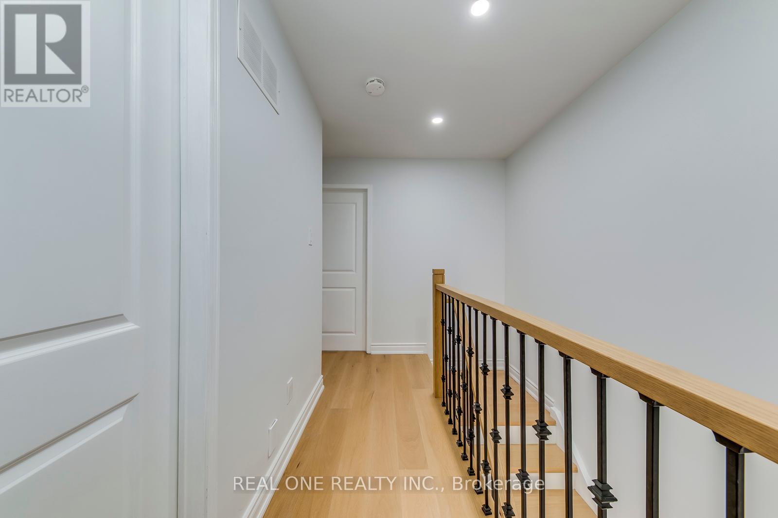 5075 Rising Star Court, Mississauga (Hurontario), Ontario  L5R 2W5 - Photo 26 - W12396346