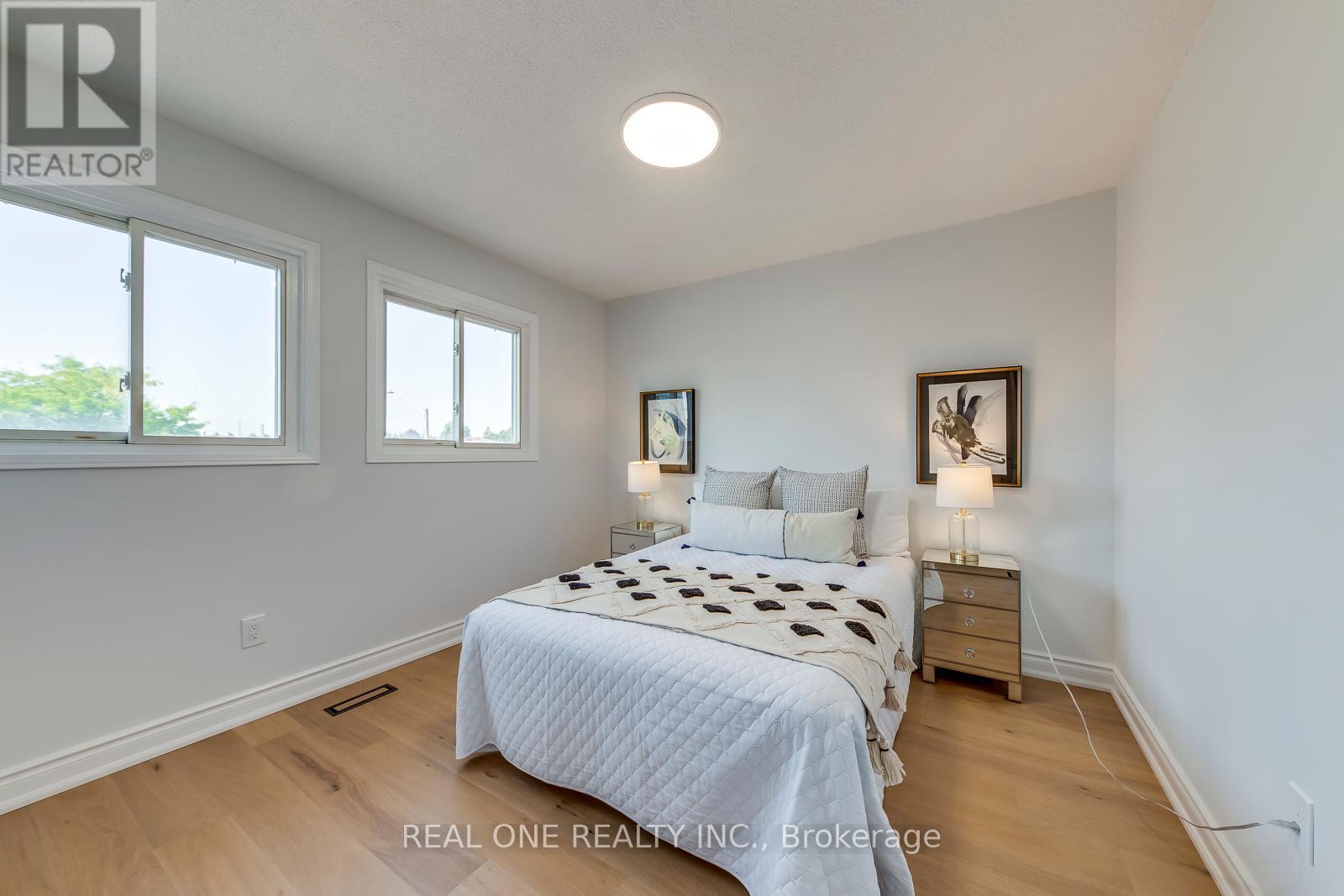 5075 Rising Star Court, Mississauga (Hurontario), Ontario  L5R 2W5 - Photo 34 - W12396346