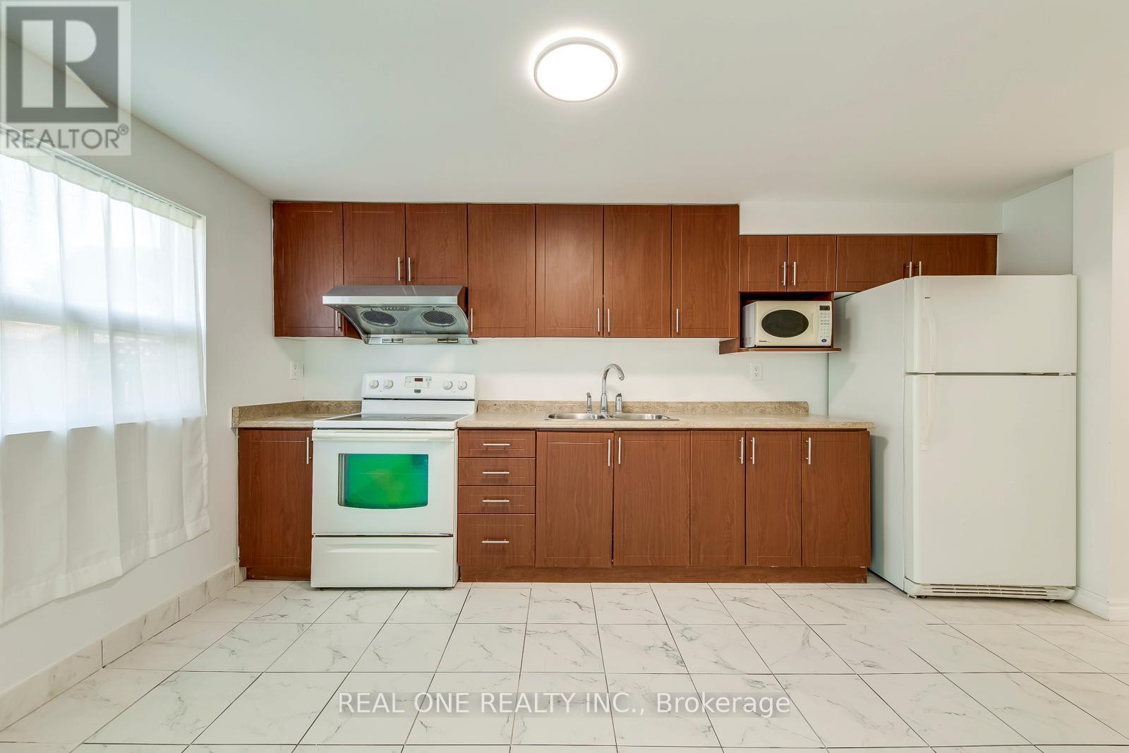 5075 Rising Star Court, Mississauga (Hurontario), Ontario  L5R 2W5 - Photo 41 - W12396346
