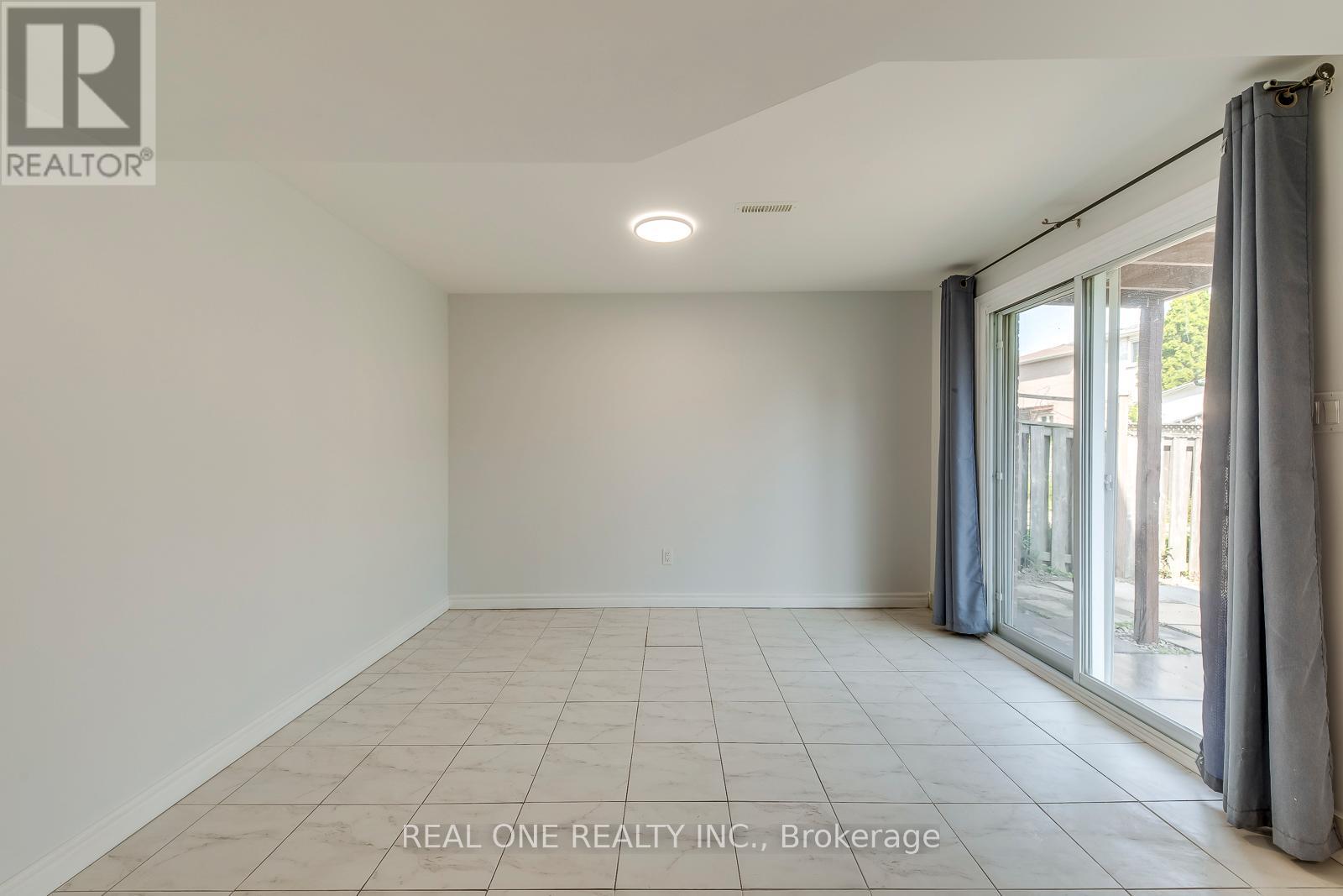 5075 Rising Star Court, Mississauga (Hurontario), Ontario  L5R 2W5 - Photo 43 - W12396346