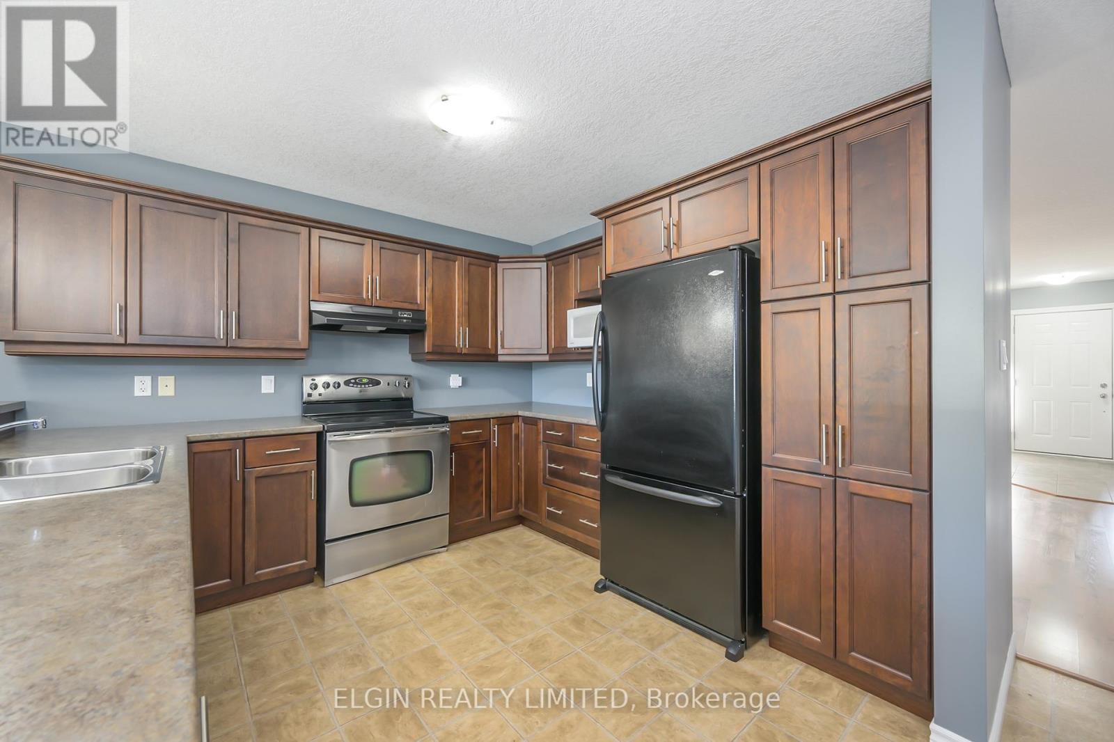 12 Peach Tree Boulevard, St. Thomas, Ontario  N5R 0B3 - Photo 17 - X12396389