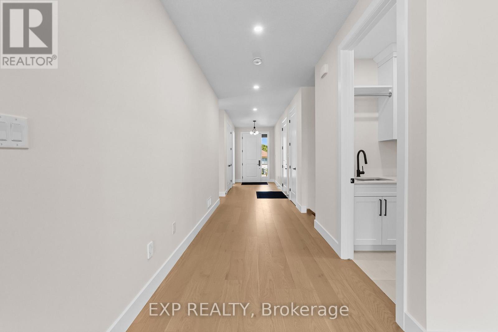 420 Erie Street, Warwick (Watford), Ontario  N0M 2S0 - Photo 14 - X12396408