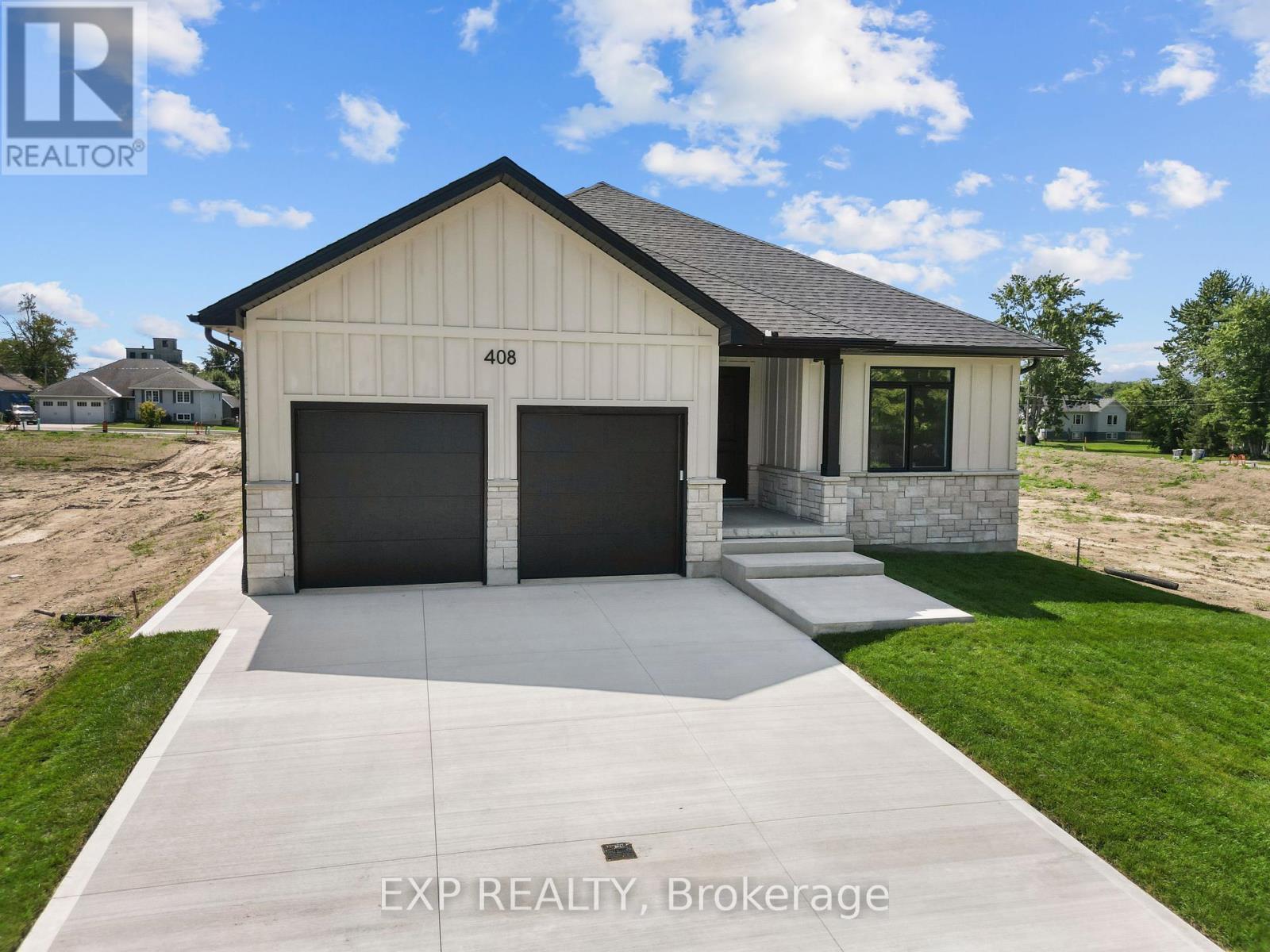 420 Erie Street, Warwick (Watford), Ontario  N0M 2S0 - Photo 4 - X12396408