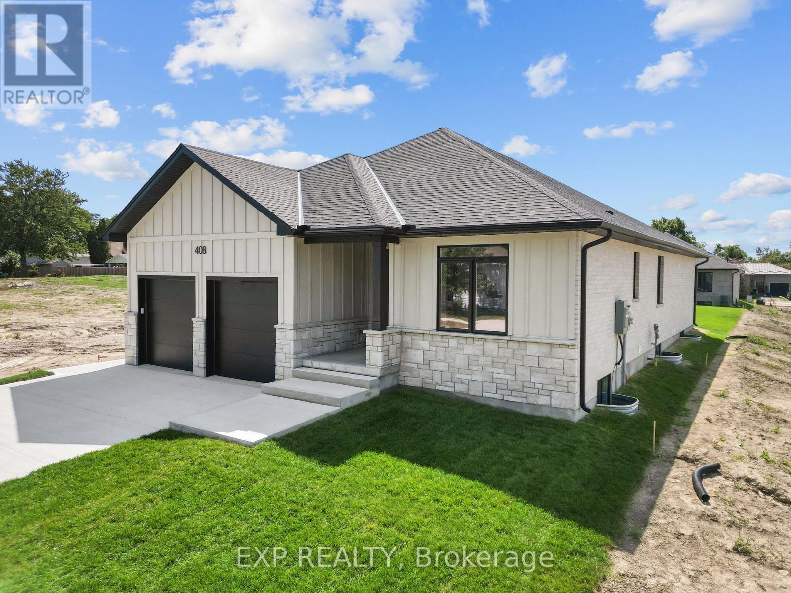 420 Erie Street, Warwick (Watford), Ontario  N0M 2S0 - Photo 5 - X12396408