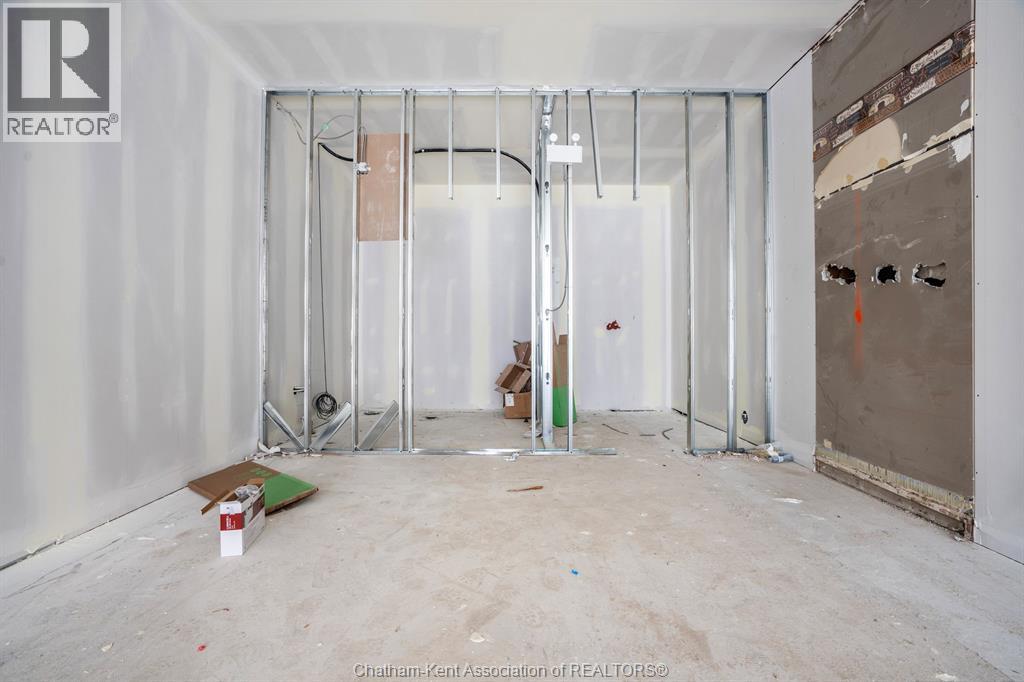 151 King Street West, Chatham, Ontario  N7M 1E4 - Photo 4 - 25023098