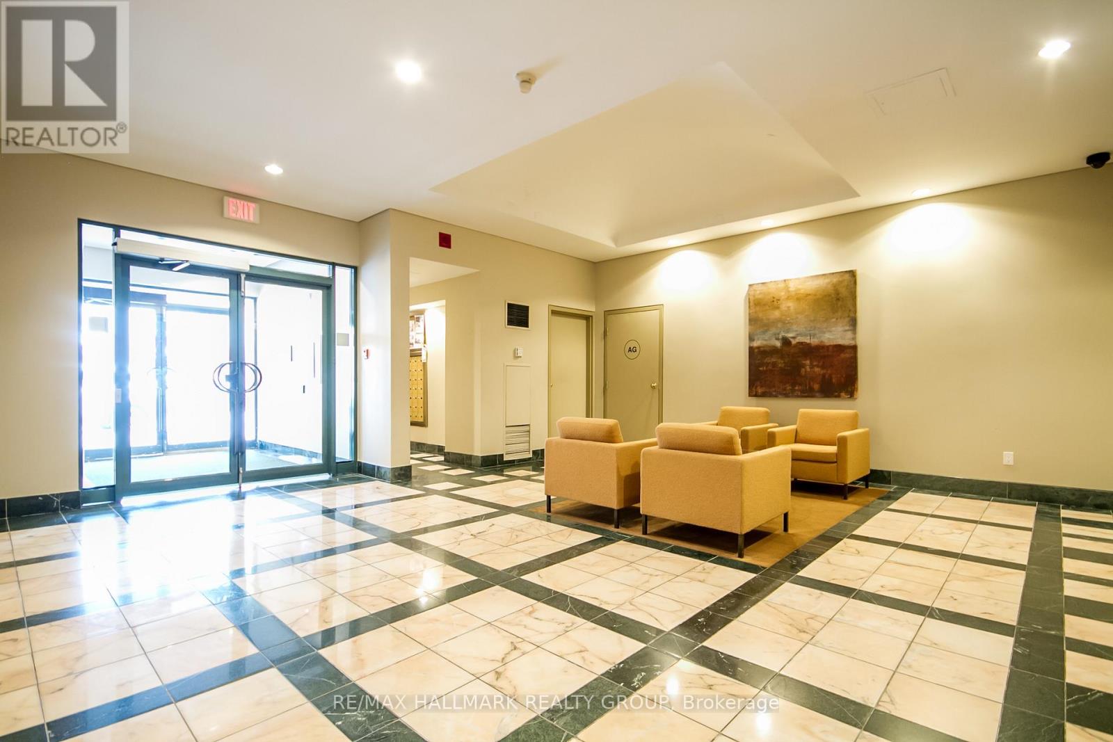 306 - 15 Murray Street, Ottawa, Ontario  K1N 9M5 - Photo 4 - X12396380
