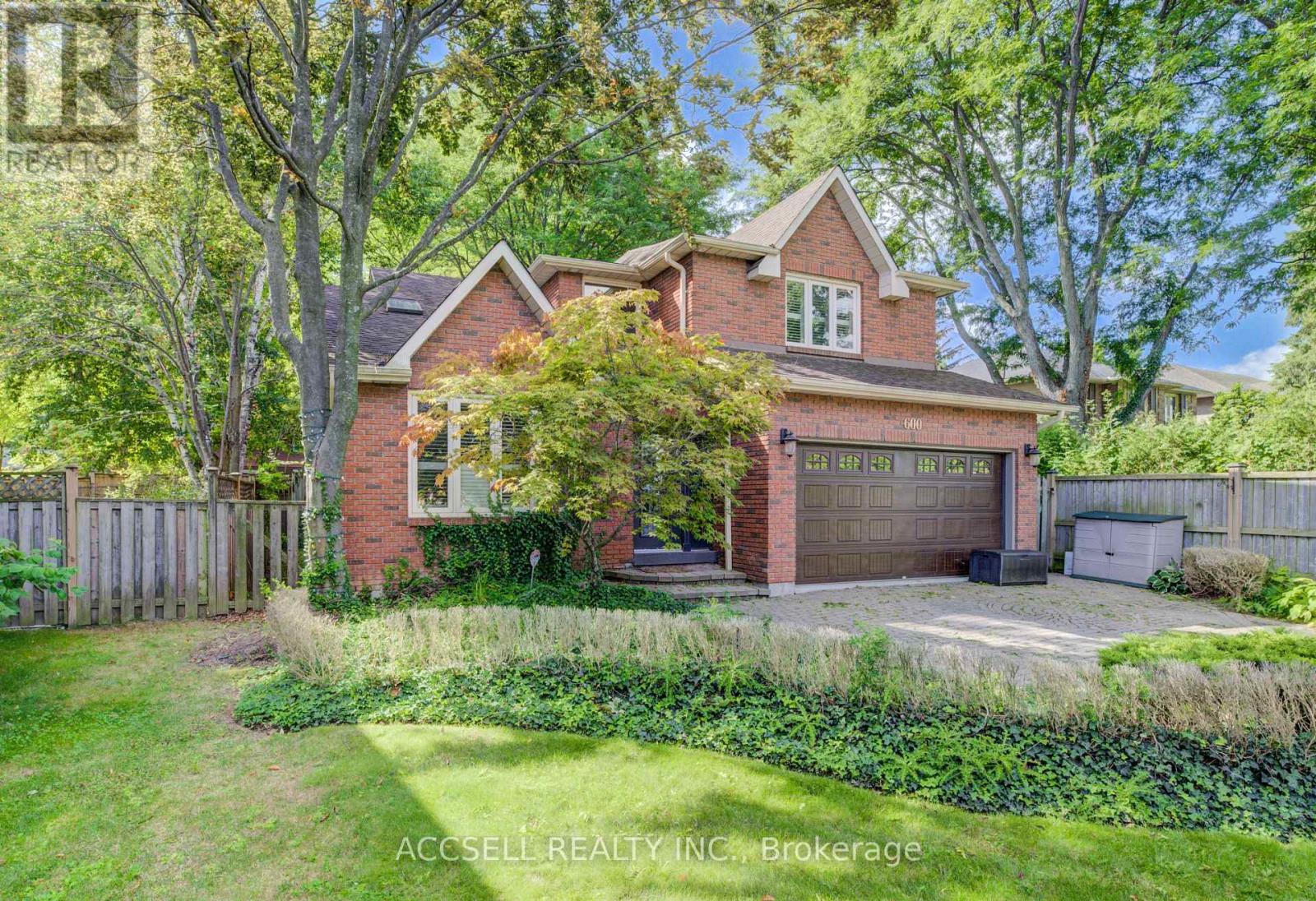 600 Highvalley Road, Hamilton, Ontario  L9G 3X3 - Photo 1 - X12396352