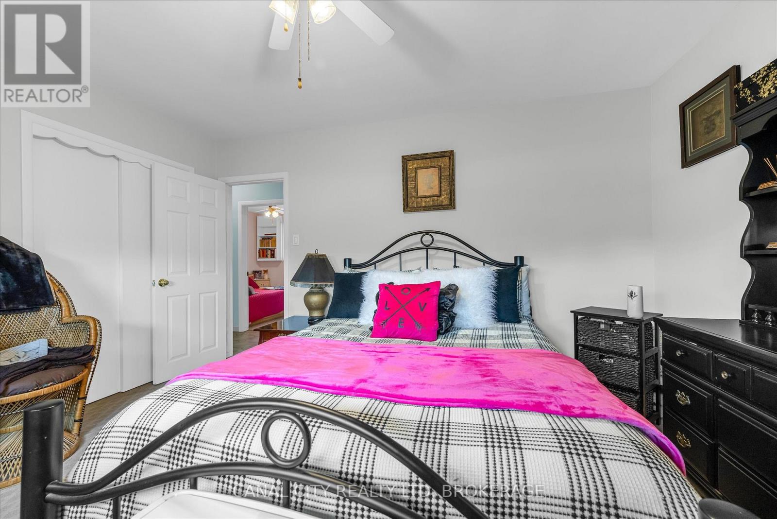 72 Maitland Street, Thorold, Ontario  L2V 3A9 - Photo 15 - X12396425