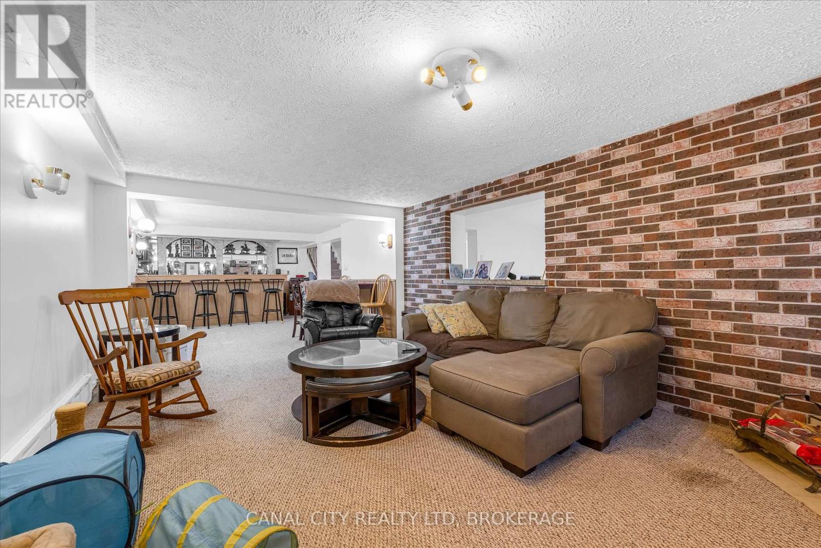 72 Maitland Street, Thorold, Ontario  L2V 3A9 - Photo 23 - X12396425