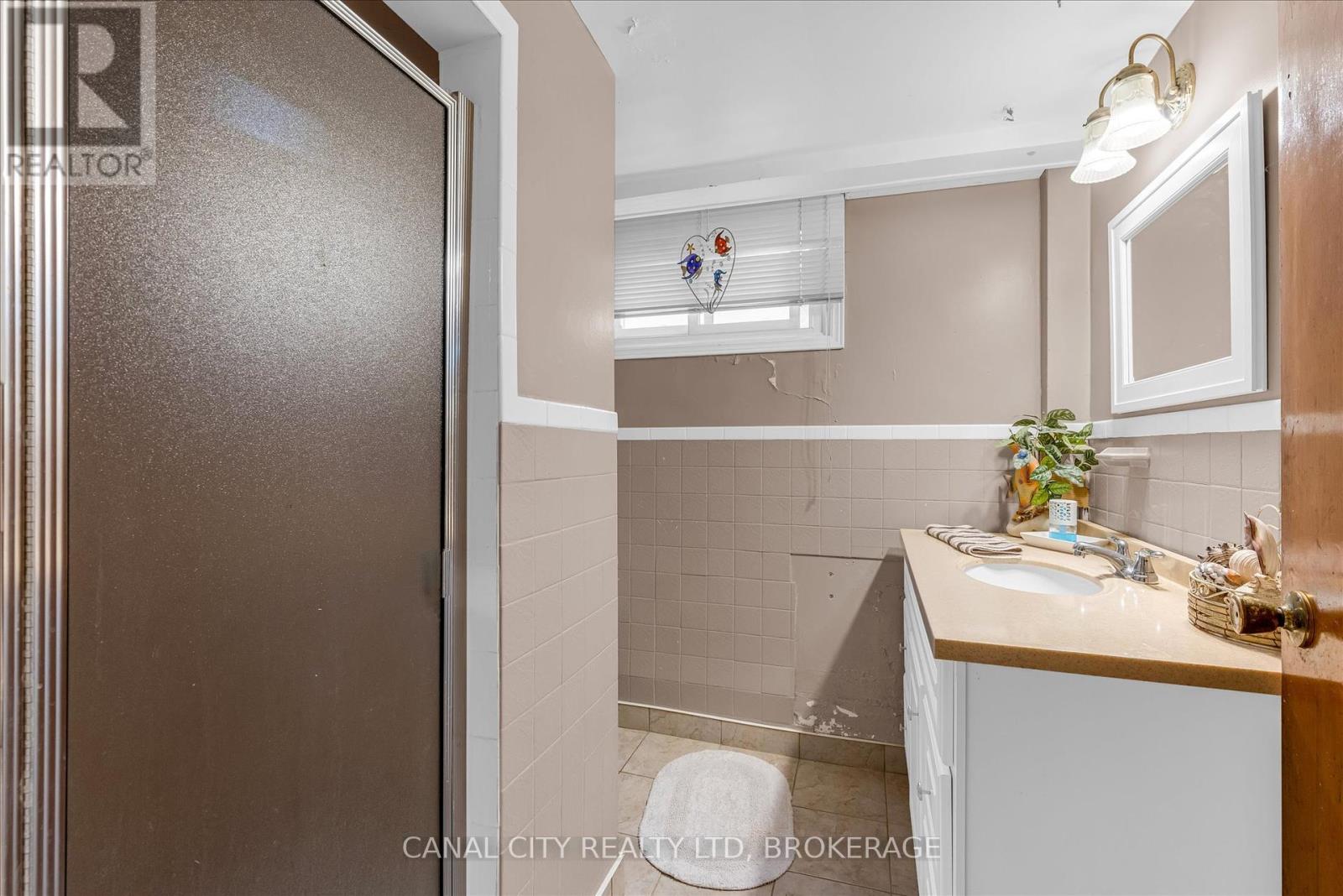72 Maitland Street, Thorold, Ontario  L2V 3A9 - Photo 26 - X12396425